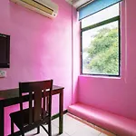 Oyo 89738 1St Inn Hotel Glenmarie