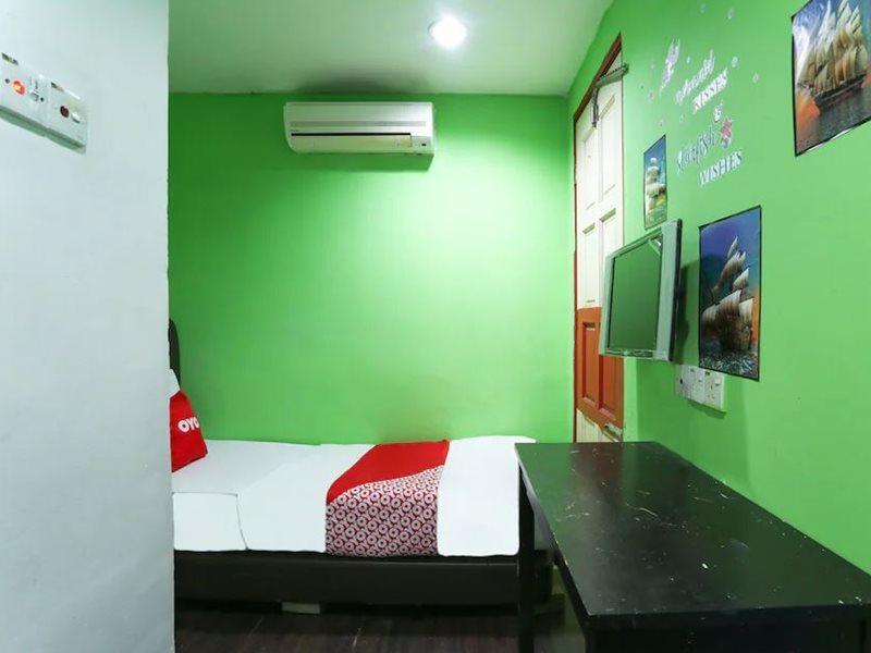 Oyo 89738 1st Glenmarie Hotel