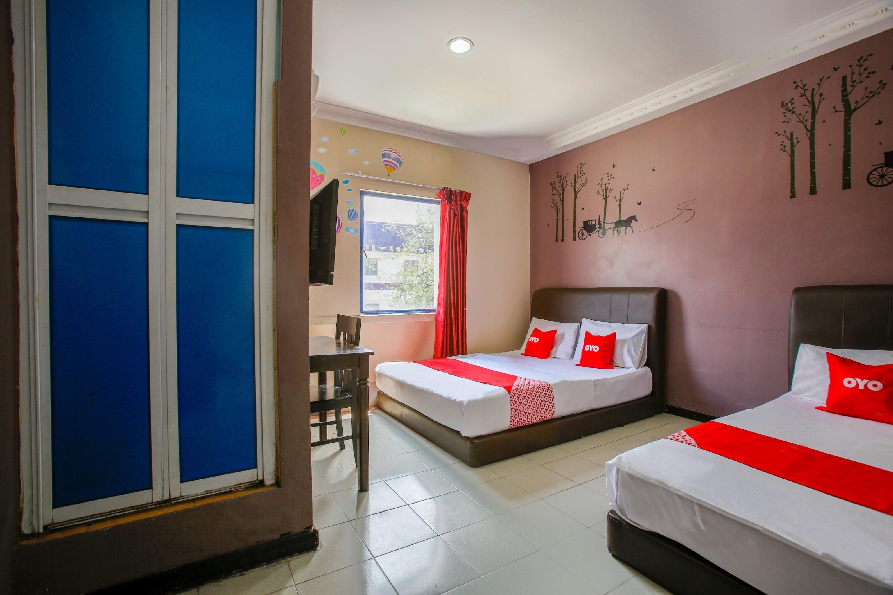 Oyo 89738 1st Glenmarie Hotel 2*